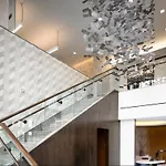 Global Luxury Suites At Harbor Point